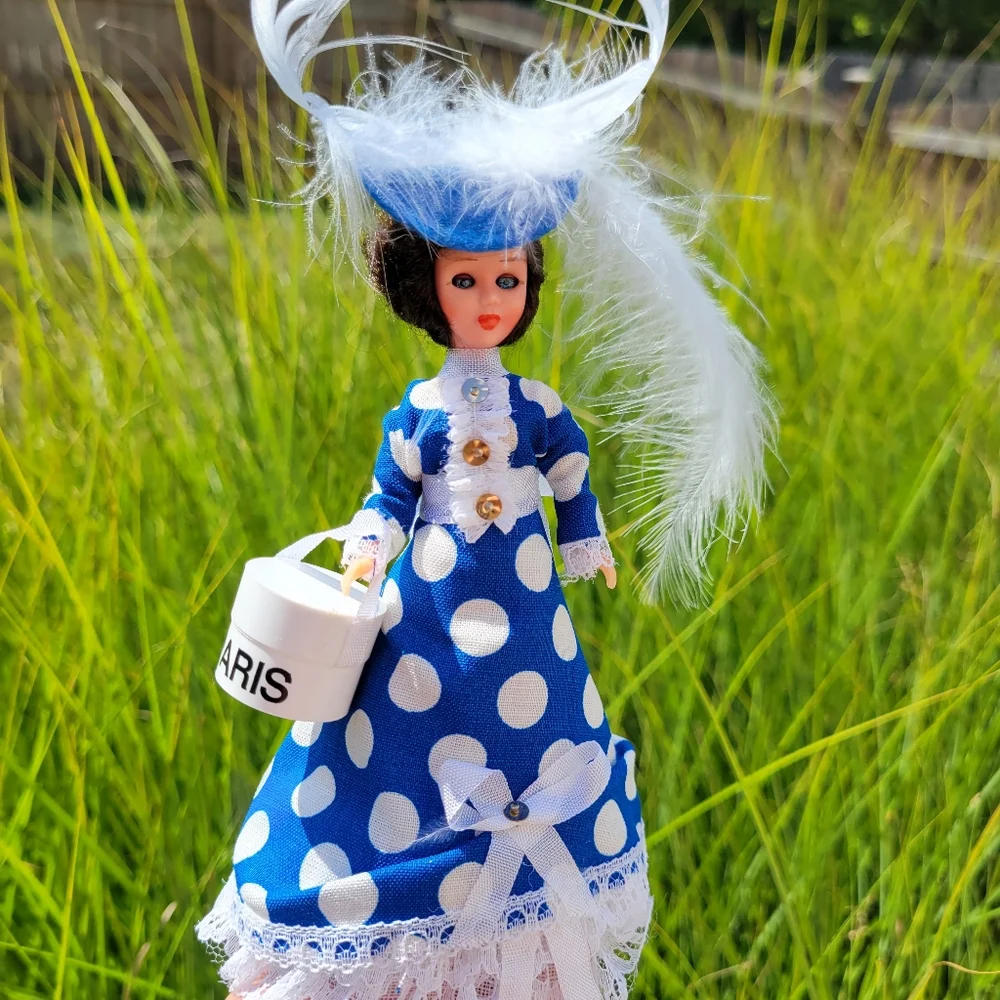 Vintage Paris Souvenir Doll ~ Mid-Century ~ Sweetly Chic!